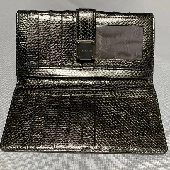 MICHAEL KORS Wallet, NWOT. - Picture 4 of 5